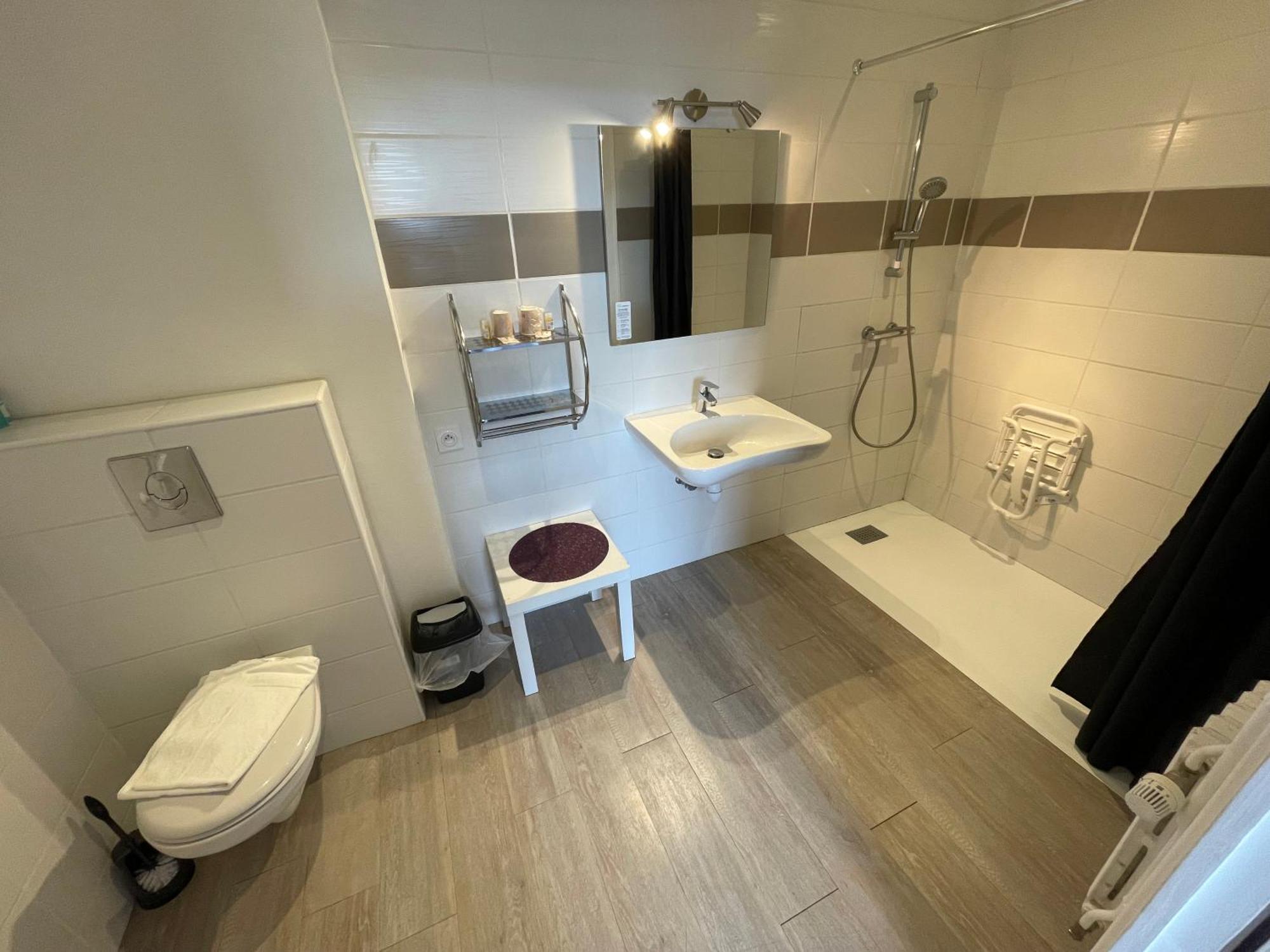 Le Relax Hotell Aurillac Exteriör bild