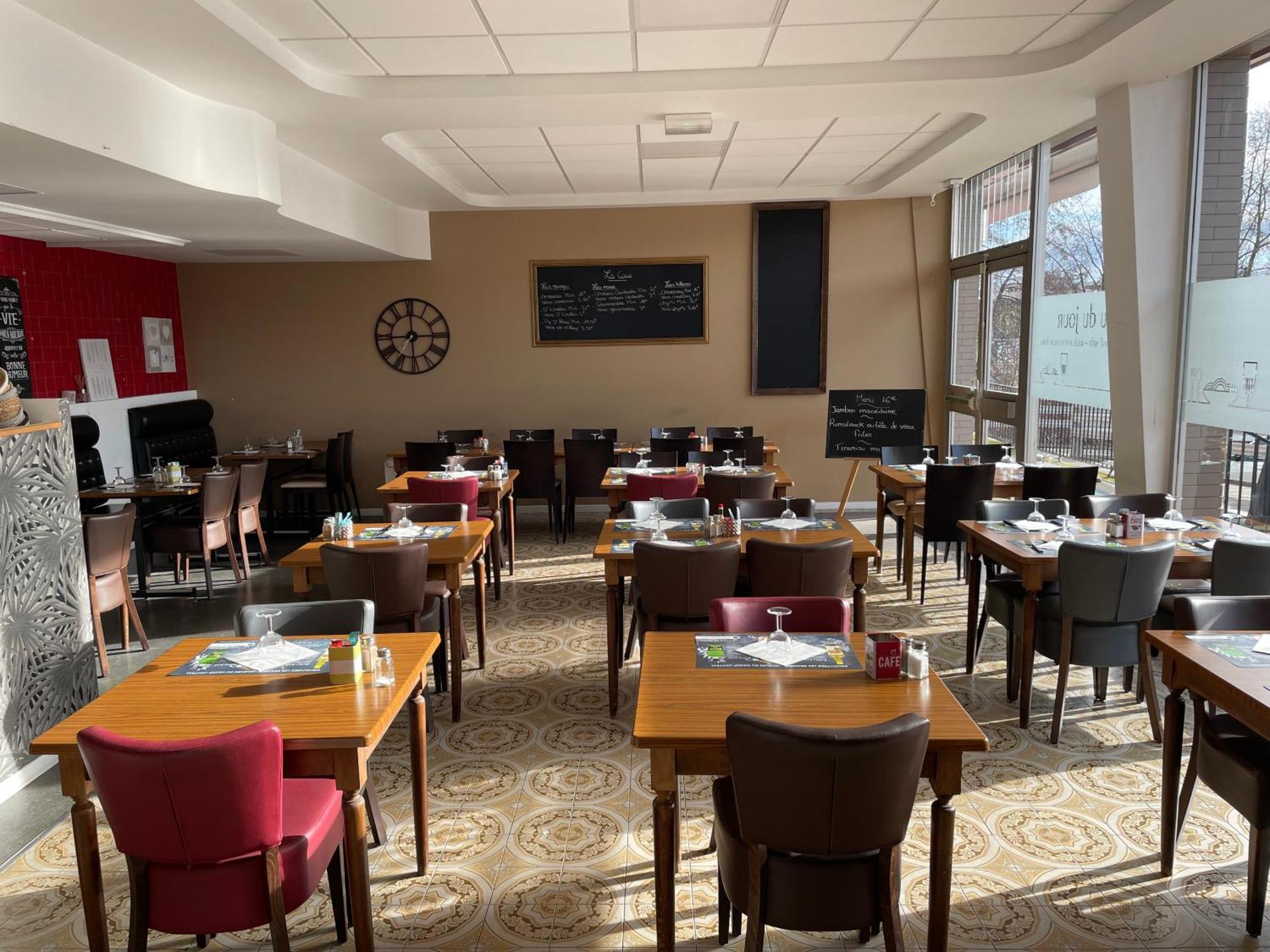 Le Relax Hotell Aurillac Exteriör bild